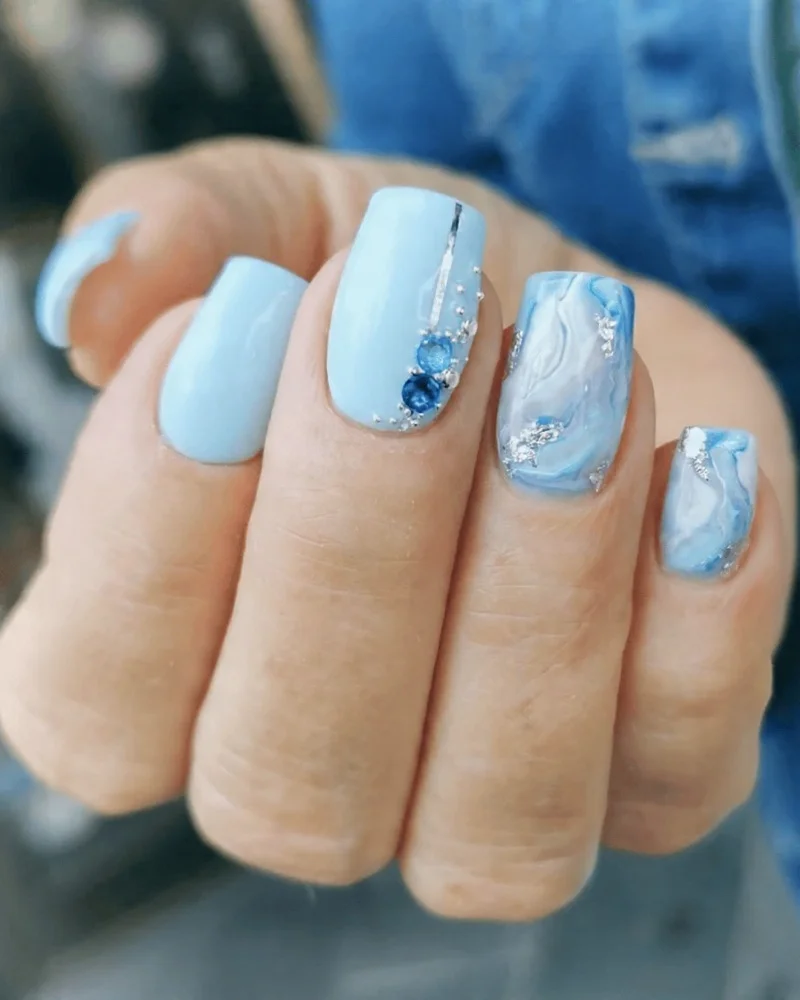 Half-Marble Blue Nail Art