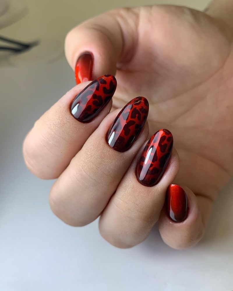 Magnetic Animal Print Nails
