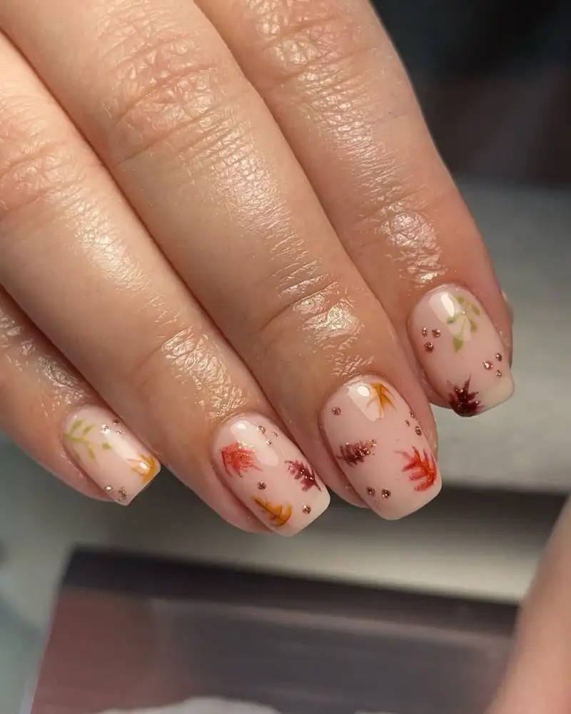 Soft Autumn Leaf Nails