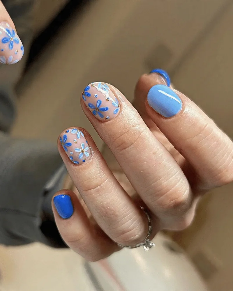 Summerish Blue Flowers Nail Art