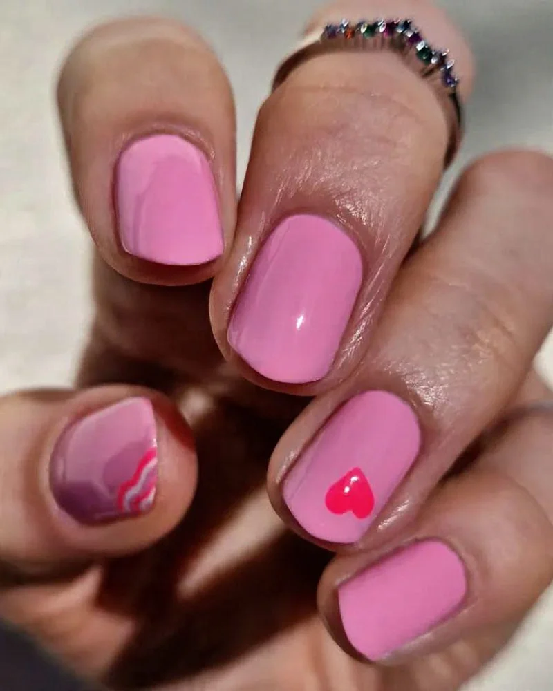 Pink Minimal Heart Short Nails