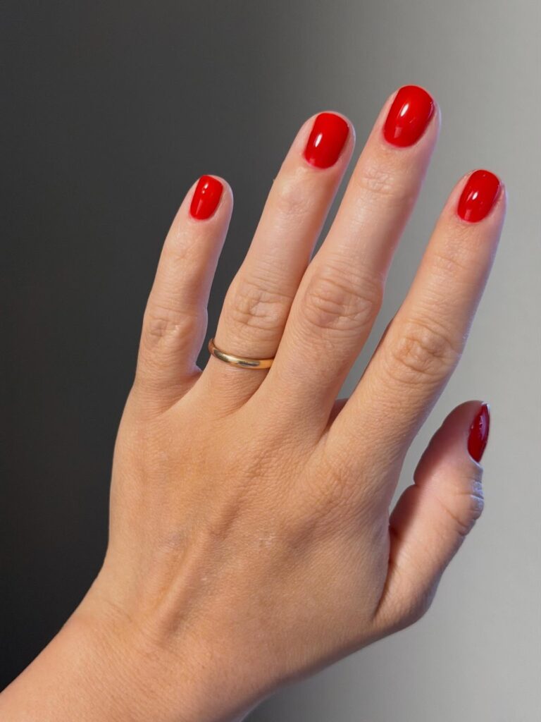 41+ Short Bright Summer Nail Designs That Pop in 2026